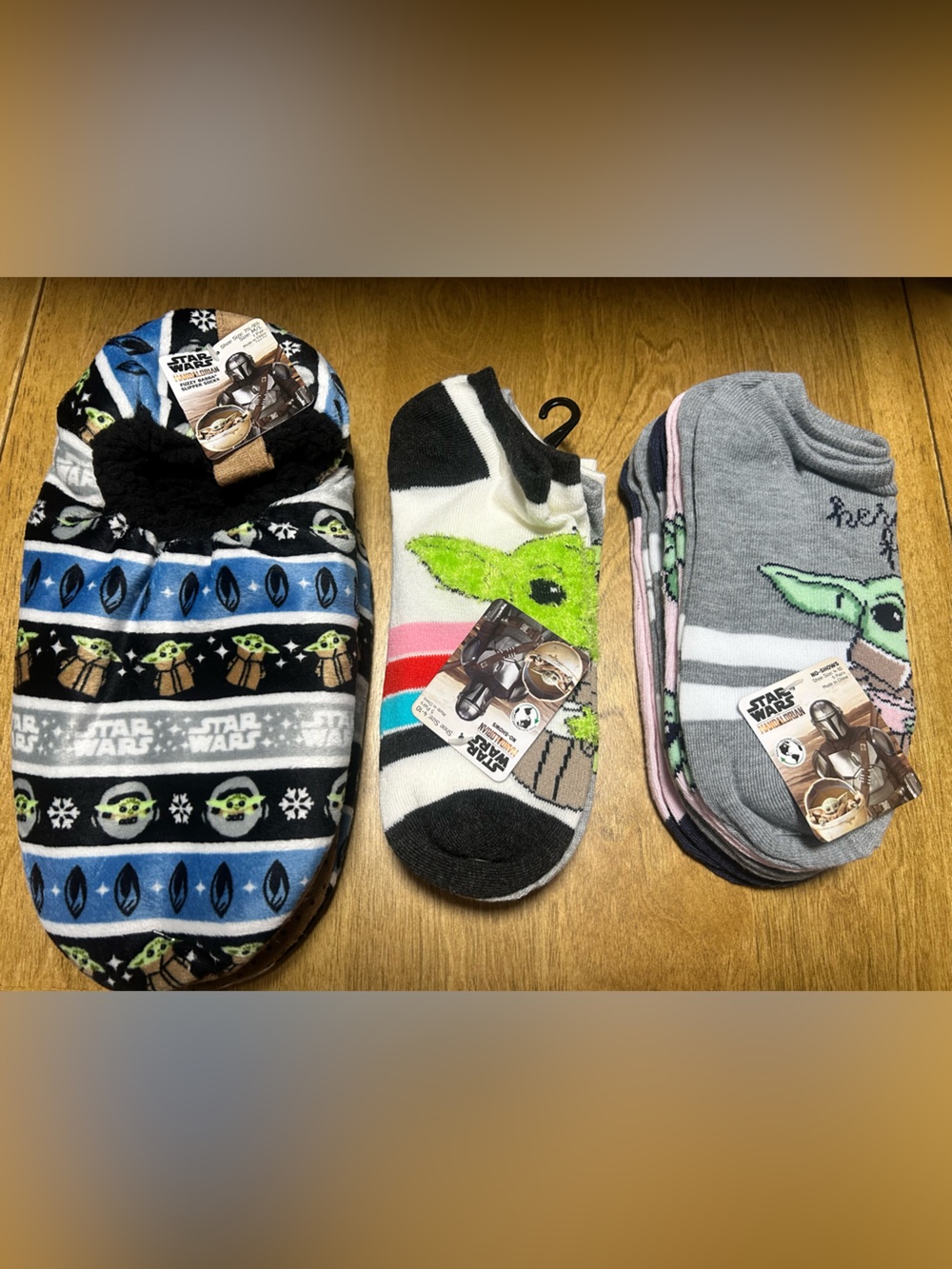Star Wars The Child (Grogu) woman’s Sock & Slipper Set - Gray/Black/Green